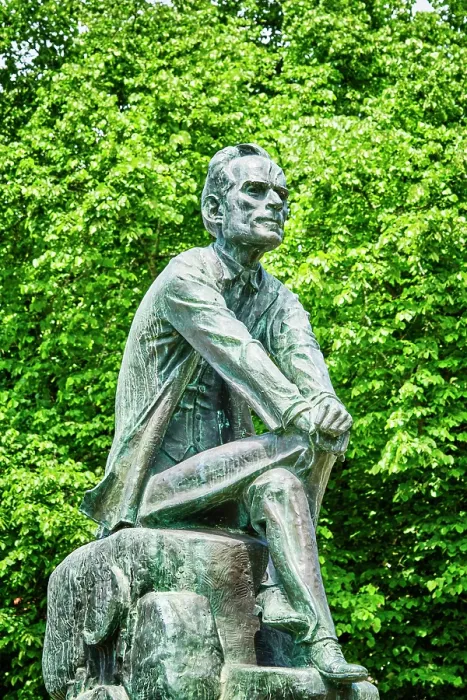Framed Print : Statue of the writer Teixeira de Pascoaes by the sculptor António Duarte. Teixeira de Pascoaes is one of the most celebrated writers of Amarante. Minho, Portugal Framed Print : Statue of the writer Teixeira de Pascoaes by the sculptor António Duarte. Teixeira de Pascoaes is one of the most celebrated writers of Amarante. Minho, Portugal