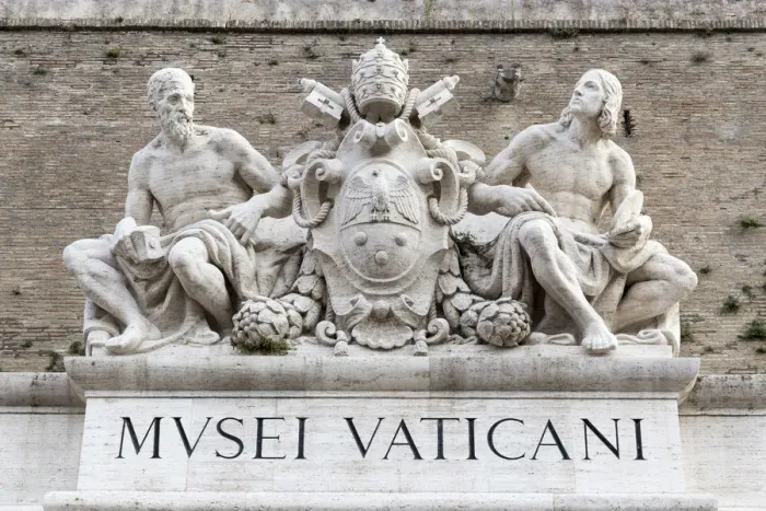 Framed Print : Statues of Michelangelo and Raphael at the main doorway of the Vatican Museums, Rome Framed Print : Statues of Michelangelo and Raphael at the main doorway of the Vatican Museums, Rome