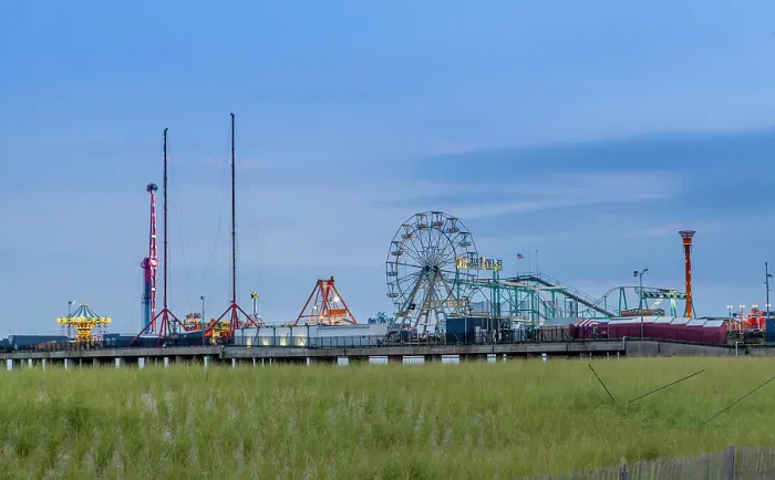 Framed Print : Steel Pier in Atlantic City at twilight Framed Print : Steel Pier in Atlantic City at twilight