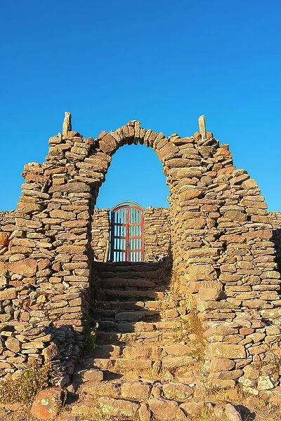 Stone arch on top of Pachatata ceremonial center, Amantani Island, Lake Titicaca, Puno Province, Puno Region, Peru