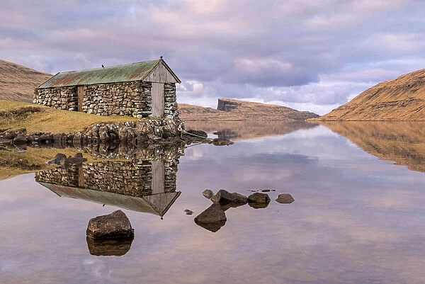 Stone boathouse on Sorvagsvatn  /  Leitisvatn Lake on the island of