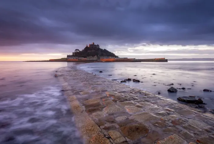 Framed Print : Stone causeway leading to St Michaels Mount at dawn, Cornwall, England