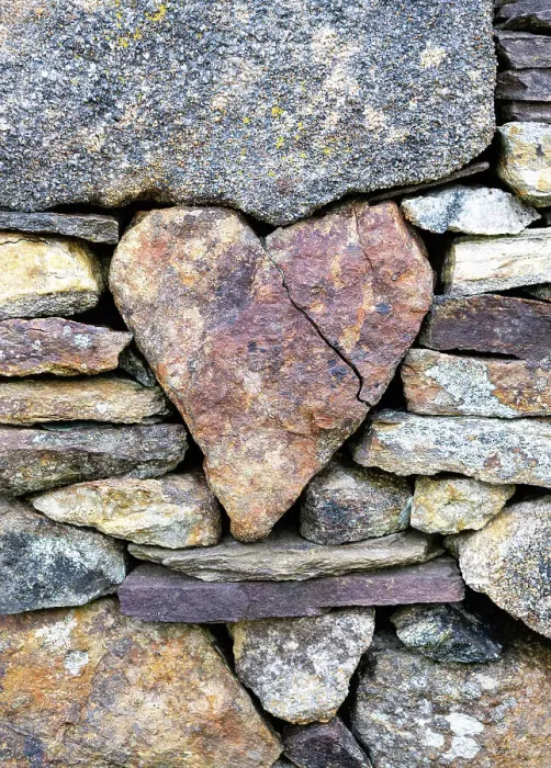 Framed Print : A stone heart in a graveyard wall, Isle of Harris, Outer Hebrides, Scotland