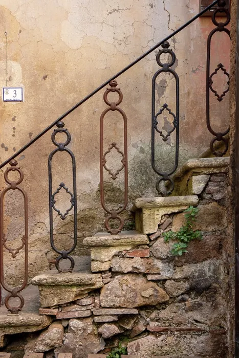 Framed Print : Stone steps and iton railings in the medieval hill town of Sorano, province of Grosseto, Tuscany, Italy Framed Print : Stone steps and iton railings in the medieval hill town of Sorano, province of Grosseto, Tuscany, Italy