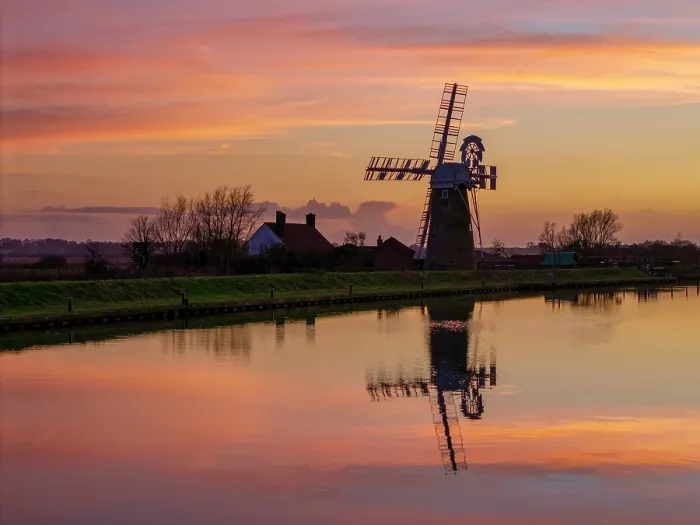 Framed Print : Stracey Arms Mill Reflecting in River Bure at Sunset, Norfolk Broads National Park, Norfolk, England Framed Print : Stracey Arms Mill Reflecting in River Bure at Sunset, Norfolk Broads National Park, Norfolk, England