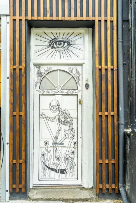 Framed Print : Street art on a door Shoreditch, London, England, Uk Framed Print : Street art on a door Shoreditch, London, England, Uk
