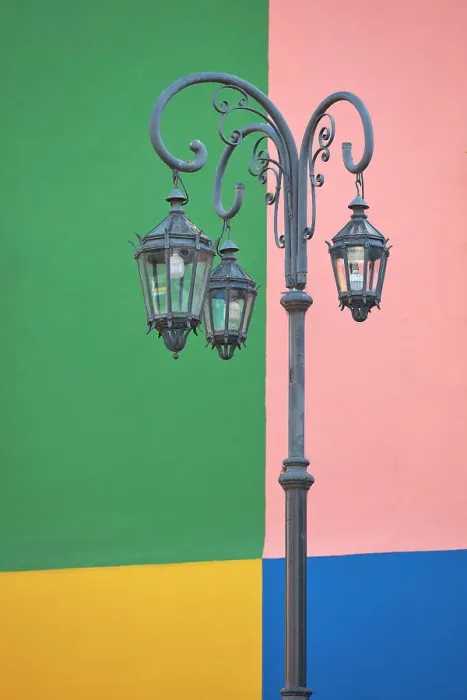 Framed Print : A street lamp of the Caminito, La Boca, Buenos Aires, Argentina Framed Print : A street lamp of the Caminito, La Boca, Buenos Aires, Argentina