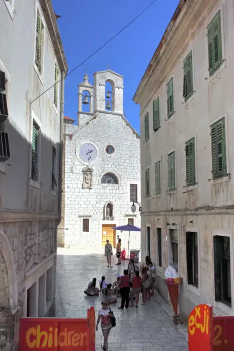 Framed Print : Street in old town, Sibenik, Dalmatia, Croatia Framed Print : Street in old town, Sibenik, Dalmatia, Croatia