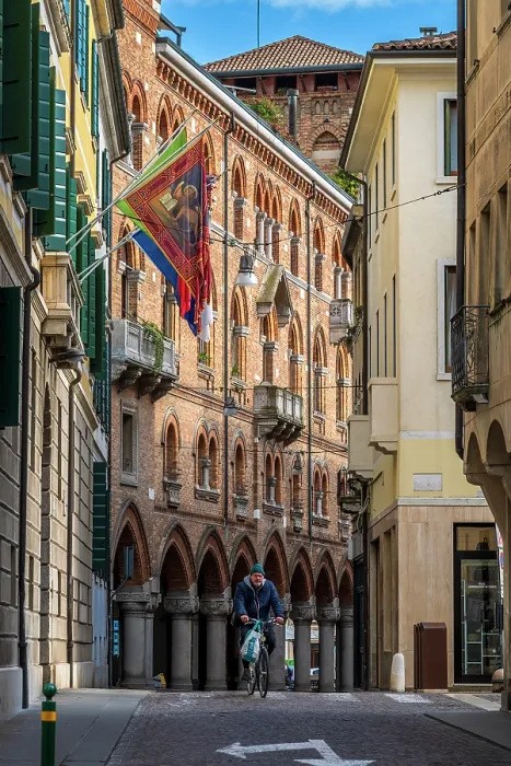 Framed Print : Street in the old town, Treviso, Veneto, Italy Framed Print : Street in the old town, Treviso, Veneto, Italy