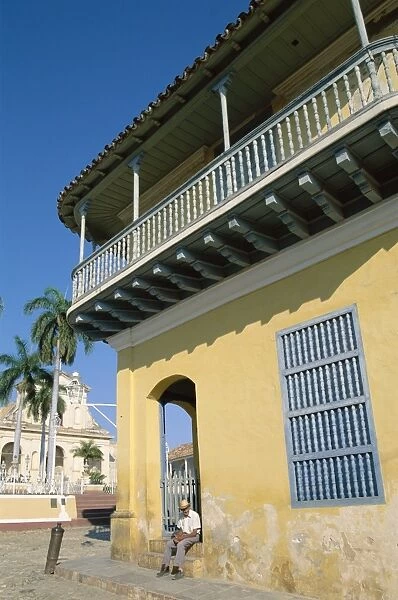 Street Scene  /  Colonial Balconies