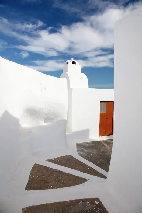 Framed Print : Street scene with whitewashed walls, Emporio, Santorini, Cyclades Islands, Greece, Europe Framed Print : Street scene with whitewashed walls, Emporio, Santorini, Cyclades Islands, Greece, Europe