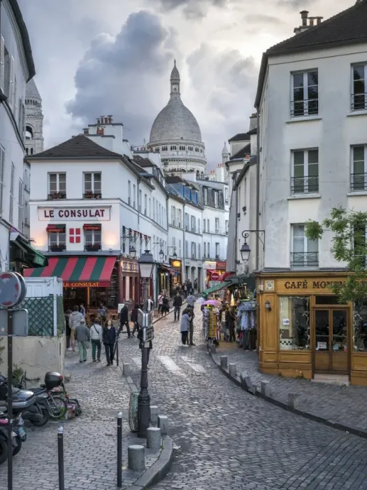 Framed Print : Streets of Montmartre with Sacre Coeur Basilica in the background, Paris, France Framed Print : Streets of Montmartre with Sacre Coeur Basilica in the background, Paris, France