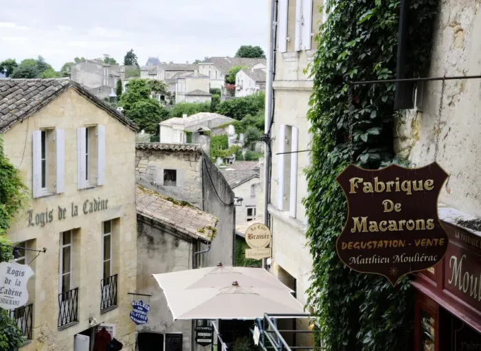 Framed Print : Streets of Saint-Emilion, Bordeaux, France Framed Print : Streets of Saint-Emilion, Bordeaux, France
