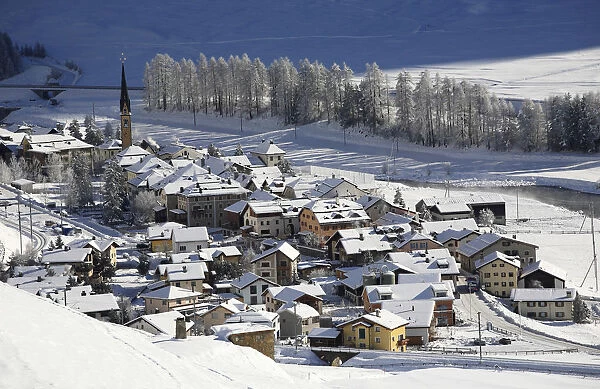 Suisse, St-Chanf village in winter, Engadine, Switzerland