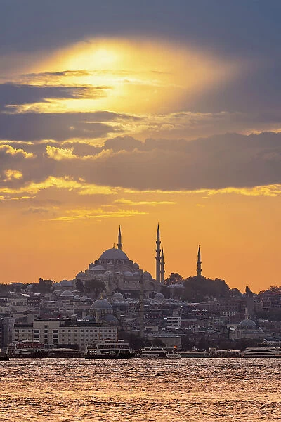 Suleymaniye Mosque and Istanbul skyline at sunset, UNESCO, Fatih District, Istanbul Province, Turkey