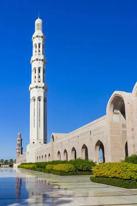 Framed Print : Sultan Qaboos Mosque on sunny day, Muscat, Muscat Governorate, Oman Framed Print : Sultan Qaboos Mosque on sunny day, Muscat, Muscat Governorate, Oman