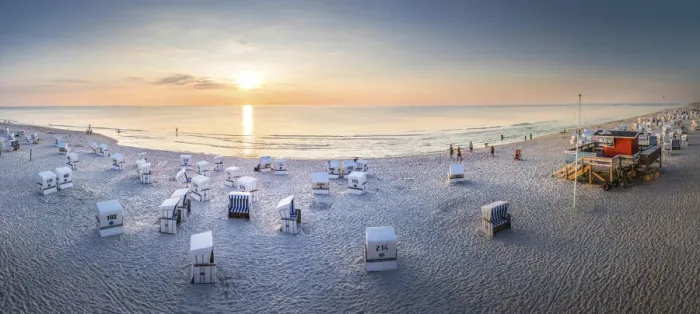 Framed Print : Summer evening with beach chairs on the west beach near Kampen, Sylt, Schleswig-Holstein Framed Print : Summer evening with beach chairs on the west beach near Kampen, Sylt, Schleswig-Holstein