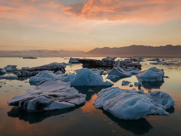 Framed Print : Summer sunset at Jokusarloon glacier Lagoon with many iceberg in the bay, Iceland Framed Print : Summer sunset at Jokusarloon glacier Lagoon with many iceberg in the bay, Iceland