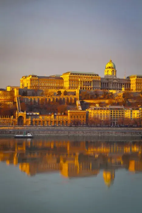 Framed Print : Sunrise over Castle Hill & The River Danube, Budapest, Hungary Framed Print : Sunrise over Castle Hill & The River Danube, Budapest, Hungary