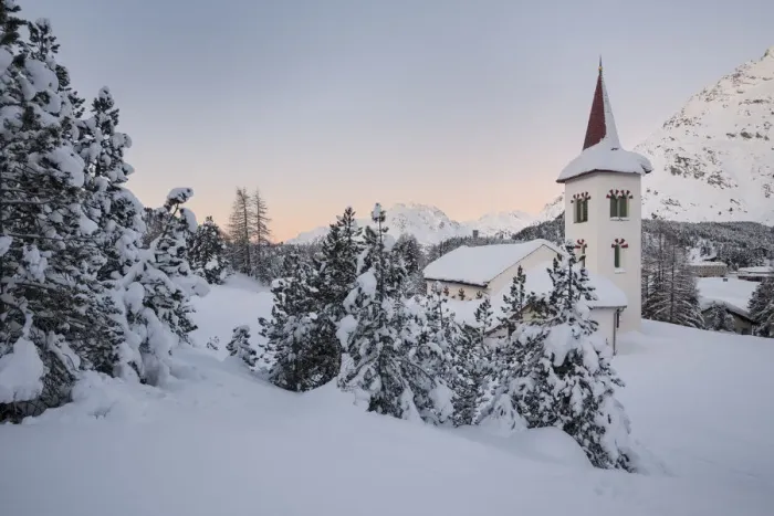 Framed Print : The sunrise at Chiesa Bianca surrounded by snow, Maloja, Bregaglia Valley, Canton Framed Print : The sunrise at Chiesa Bianca surrounded by snow, Maloja, Bregaglia Valley, Canton