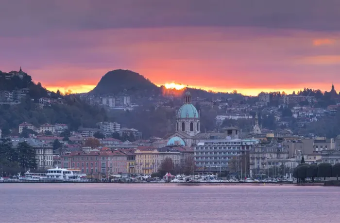Framed Print : Sunrise on Como city, lake Como, Lombardy, Italy, Europe Framed Print : Sunrise on Como city, lake Como, Lombardy, Italy, Europe