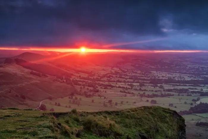 Framed Print : Sunrise over Hope Valley, Peak District National Park, Derbyshire, England Framed Print : Sunrise over Hope Valley, Peak District National Park, Derbyshire, England
