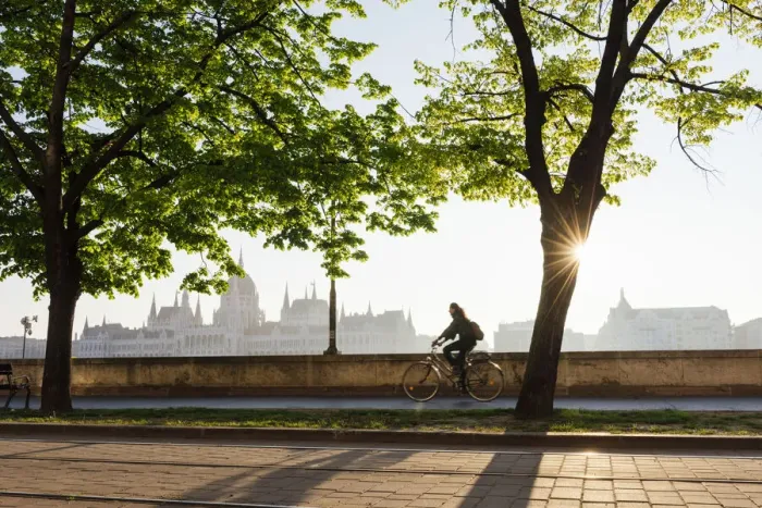 Framed Print : Sunrise behind the Hungarian Parliament Building, Budapest, Hungary Framed Print : Sunrise behind the Hungarian Parliament Building, Budapest, Hungary