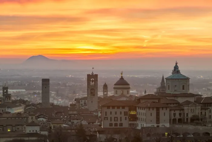 Framed Print : Sunrise light on the upper city of Bergamo, Lombardy, Italy Framed Print : Sunrise light on the upper city of Bergamo, Lombardy, Italy