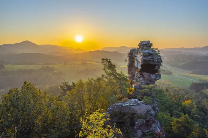 Framed Print : Sunrise above the Luger Geierstein rocks, Lug, Wasgau, Palatinate forest