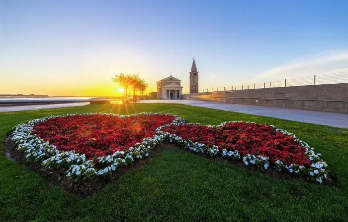 Framed Print : Sunrise at Madonna dell'Angelo Church, Caorle, Veneto, Italy, Southern Europe Framed Print : Sunrise at Madonna dell'Angelo Church, Caorle, Veneto, Italy, Southern Europe