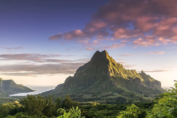 Sunrise over Mt Rotui, Opunohu bay, Moorea, French Polynesia