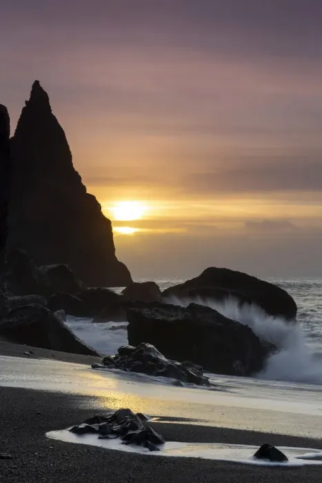 Framed Print : Sunrise at Reynisdrangar, Vik i Myrdal, Southern Iceland, Iceland, Northern Europe Framed Print : Sunrise at Reynisdrangar, Vik i Myrdal, Southern Iceland, Iceland, Northern Europe