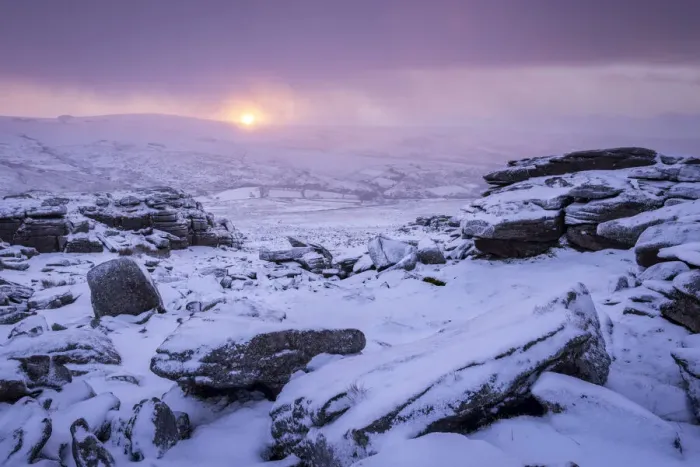 Framed Print : Sunrise over snow covered moorland at Great Staple Tor in Dartmoor National Park, Devon