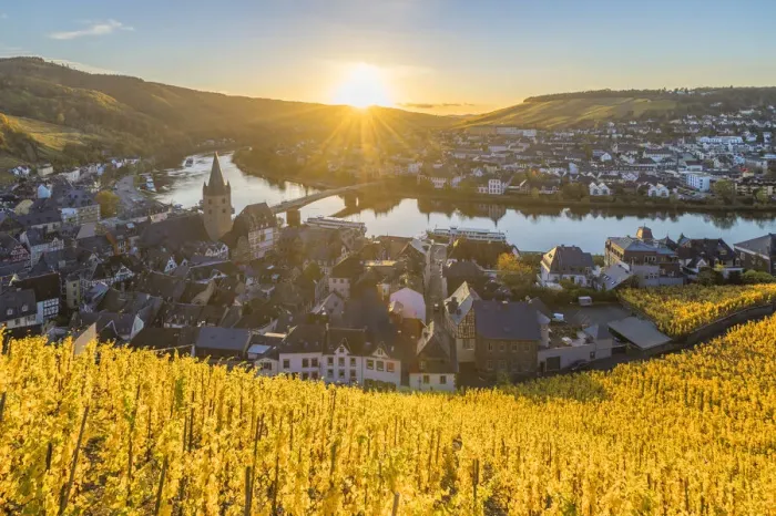 Framed Print : Sunset above Bernkastel-Kues, Mosel valley, Rhineland-Palatinate, Germany Framed Print : Sunset above Bernkastel-Kues, Mosel valley, Rhineland-Palatinate, Germany