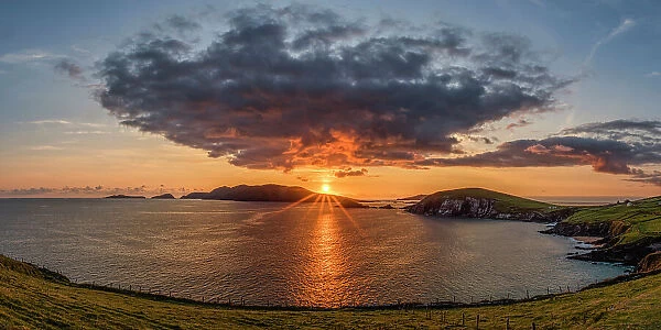 Sunset over the Blasket Islands, Coumeenoole, Dingle Peninsula, Co. Kerry, Ireland