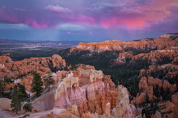 Sunset at Bryce Canyon National Park, Utah, USA