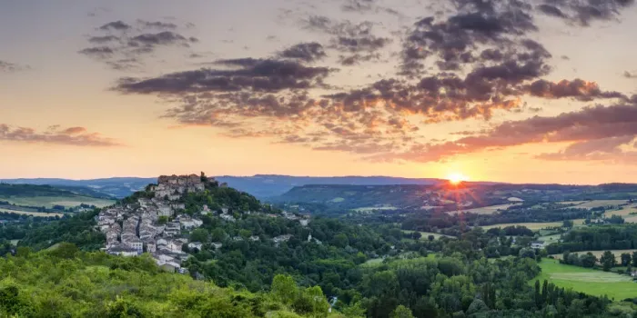Framed Print : Sunset over Cordes sur Ciel, Tarn, Occitanie, France