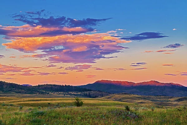 Sunset on the Grasslands. Thompson Valley, Kamloops, British Columbia, Canada