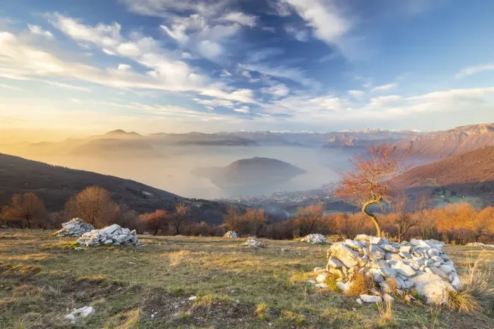 Framed Print : Sunset on Iseo Lake from Colmi of Sulzano viewpoint. Sulzano, Brescia district, Lombardy Framed Print : Sunset on Iseo Lake from Colmi of Sulzano viewpoint. Sulzano, Brescia district, Lombardy