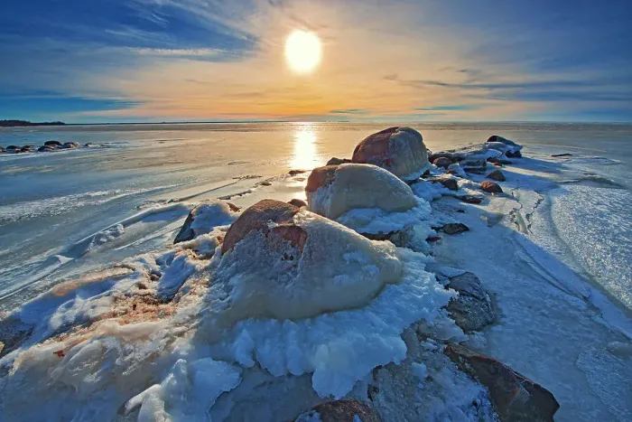 Framed Print : Sunset on Lake Winnipeg at Hillside Beach, , Manitoba, Canada Framed Print : Sunset on Lake Winnipeg at Hillside Beach, , Manitoba, Canada