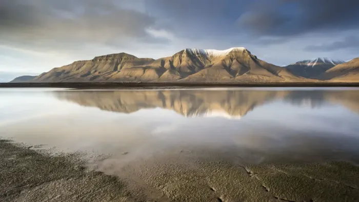 Framed Print : A sunset in late september in Adventdalen: the fjord in Spitsbergen where the arcitc