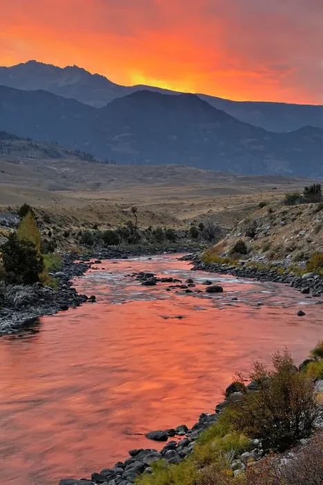 Framed Print : Sunset reflections in the Yellowstone River, Gardiner, Montana, USA Framed Print : Sunset reflections in the Yellowstone River, Gardiner, Montana, USA