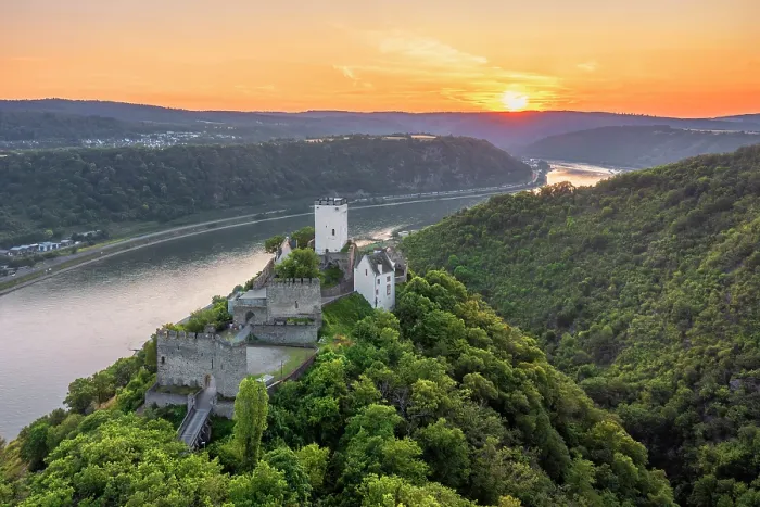Framed Print : Sunset above Sterrenberg castle, Kamp-Bornhofen, Rhine valley, Rhineland-Palatinate, Germany