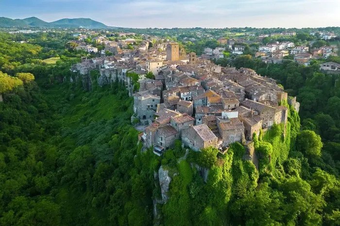 Framed Print : Sunset on the the small town of Vitorchiano. Vitorchiano, Viterbo district, Lazio, Italy, Europe Framed Print : Sunset on the the small town of Vitorchiano. Vitorchiano, Viterbo district, Lazio, Italy, Europe
