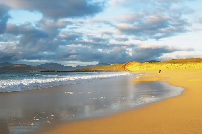Framed Print : Sunset over Traigh Scarista (Scarista beach), with the north Harris Hills in the background, Isle of Harris, Outer Hebrides, Scotland Framed Print : Sunset over Traigh Scarista (Scarista beach), with the north Harris Hills in the background, Isle of Harris, Outer Hebrides, Scotland