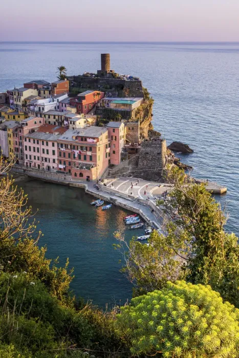 Framed Print : Sunset over Vernazza, wonderful town in the Cinque Terre National Park, Italy Framed Print : Sunset over Vernazza, wonderful town in the Cinque Terre National Park, Italy