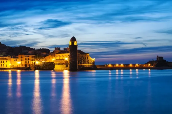 Framed Print : Sunset view towards Collioures bay and a lighthouse converted to Notre-Dame-des-Anges church Framed Print : Sunset view towards Collioures bay and a lighthouse converted to Notre-Dame-des-Anges church