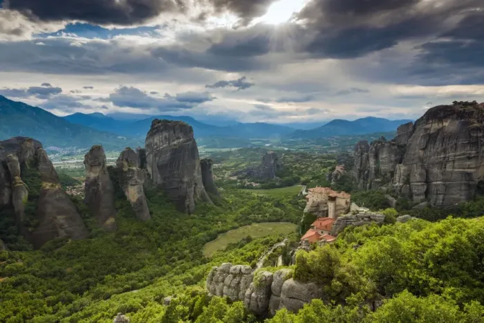 Framed Print : Sunset view over Monastery of Moni Agias Varvaras Roussanou and the spectacular massive