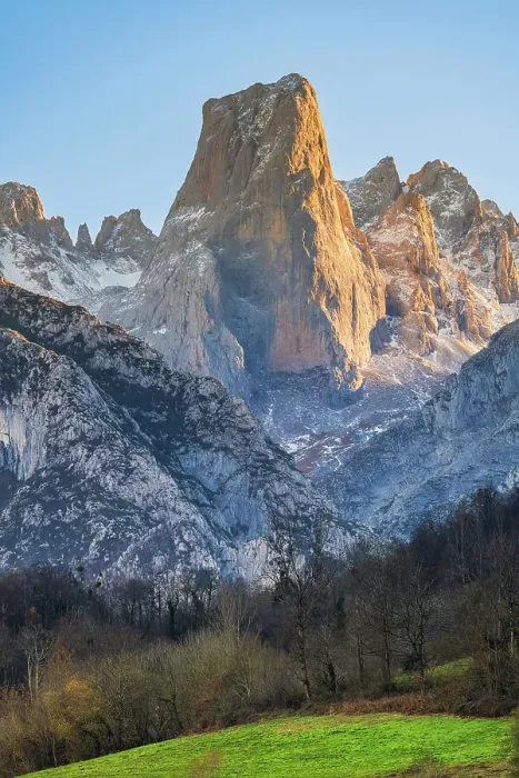 Framed Print : Sunset view over Naranjo de Bulnes (Picu Urriellu), Picos de Europa, Asturias, Spain Framed Print : Sunset view over Naranjo de Bulnes (Picu Urriellu), Picos de Europa, Asturias, Spain