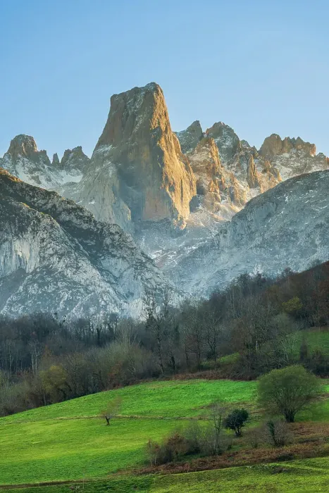Framed Print : Sunset view over Naranjo de Bulnes (Picu Urriellu), Picos de Europa, Asturias, Spain